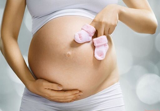 en gravid kvinde sender papillomer til sin baby